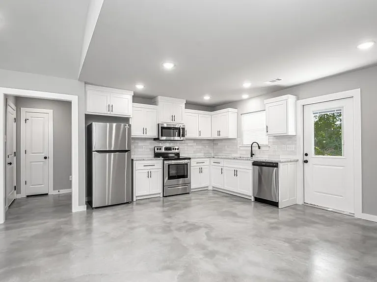 202 Greenwood Ave — Photo 7