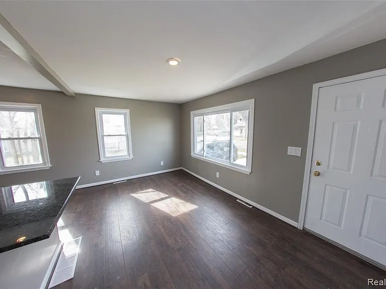 55 W Coy Ave — Photo 3