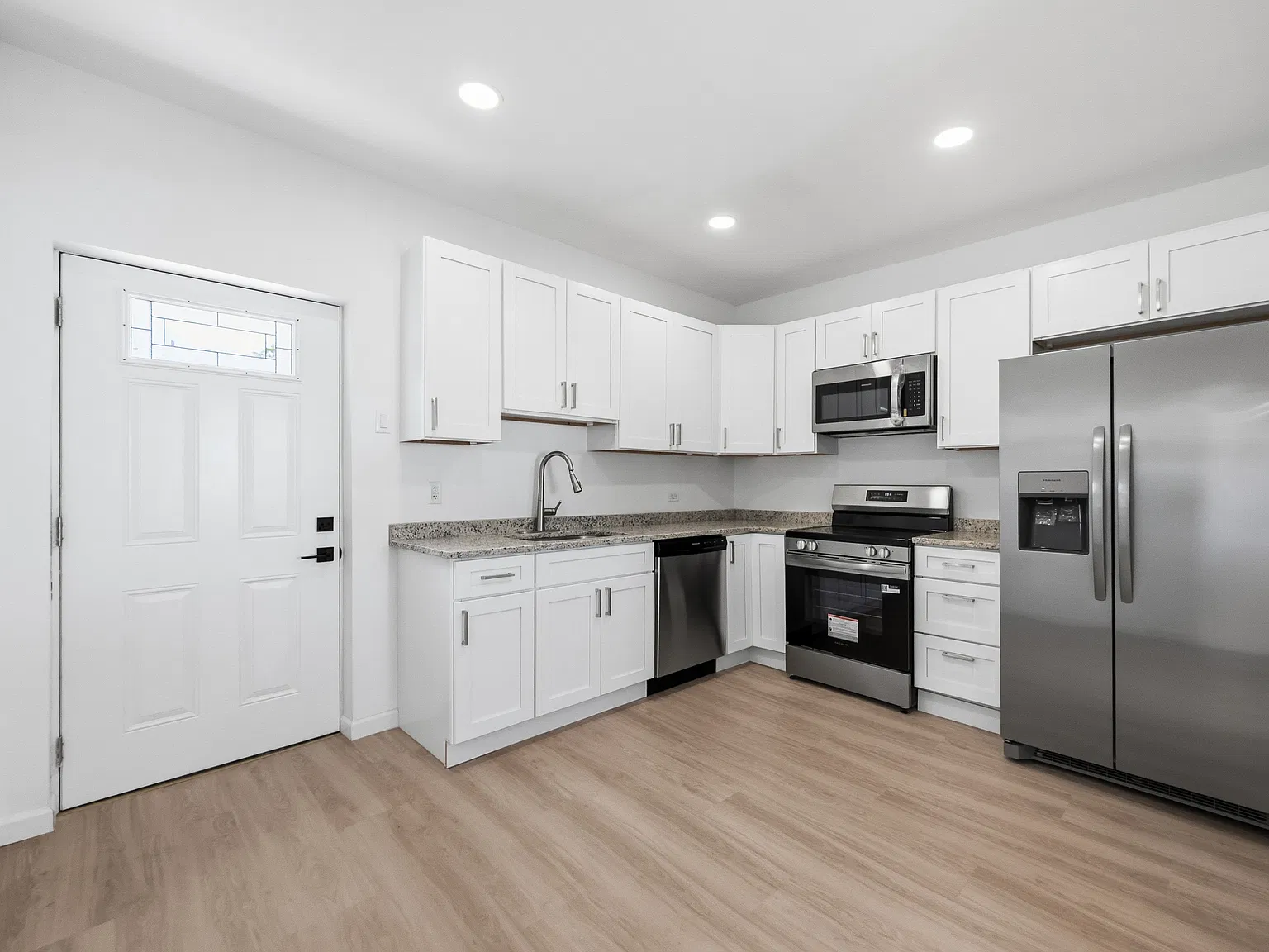 3 bed, 1312 sqft, $2,200 — Photo 4