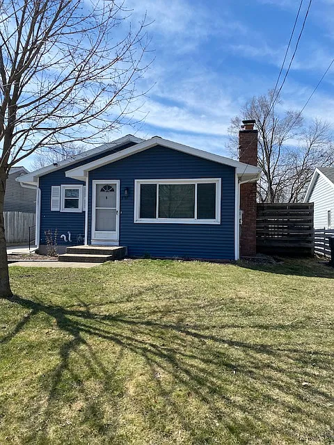4 bed, 2228 sqft, $2,300 — Photo 2