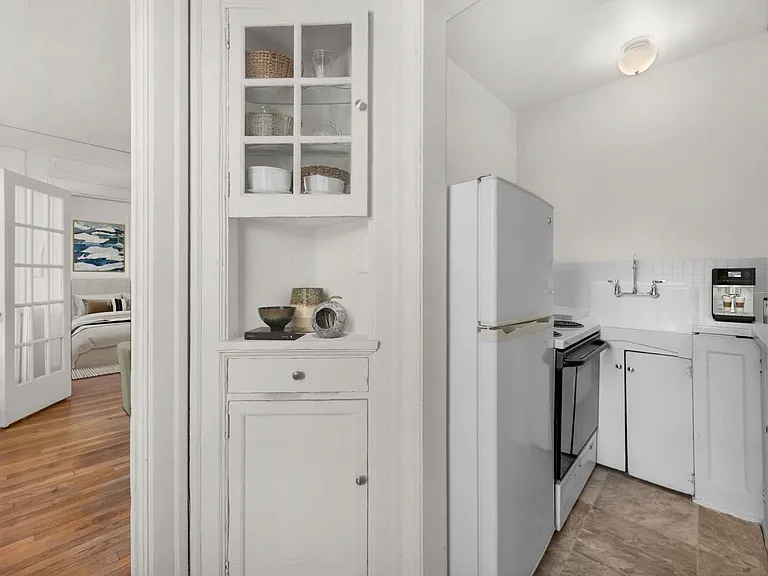 1736 Summit Ave — Photo 16