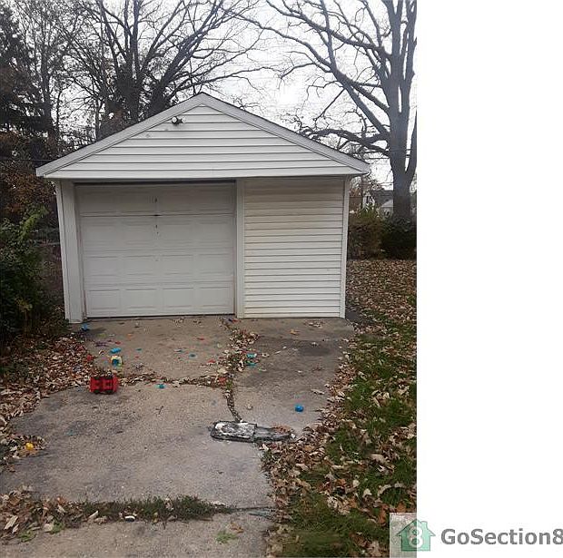 2nd image of 19485 Dwyer St