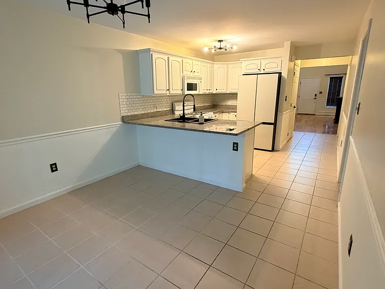 44 Marina Dr — Photo 5