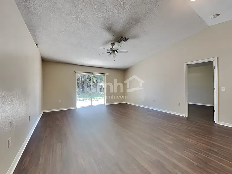1625 Hudderfield Cir — Photo 6
