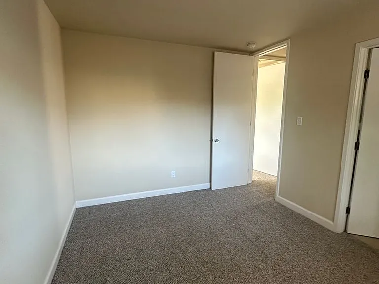 4309 Ross Ave — Photo 45