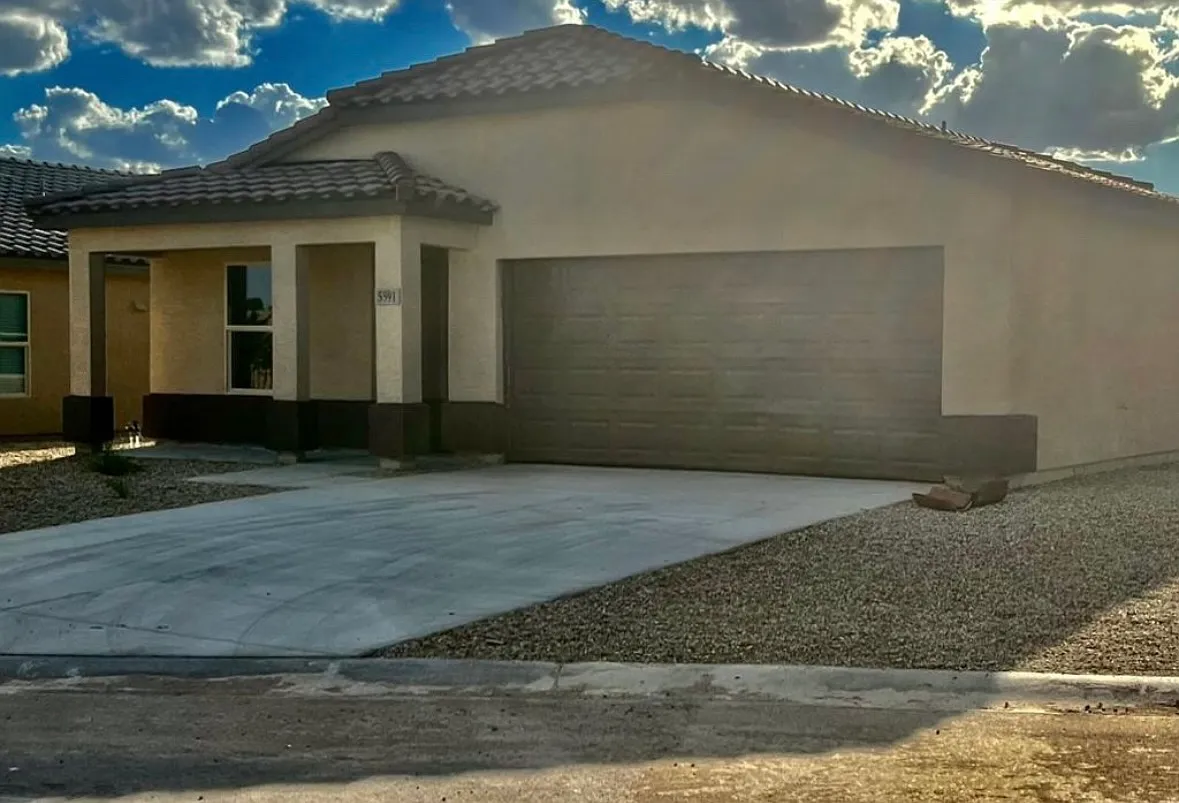3 bed, 1200 sqft, $1,750 — Photo 1