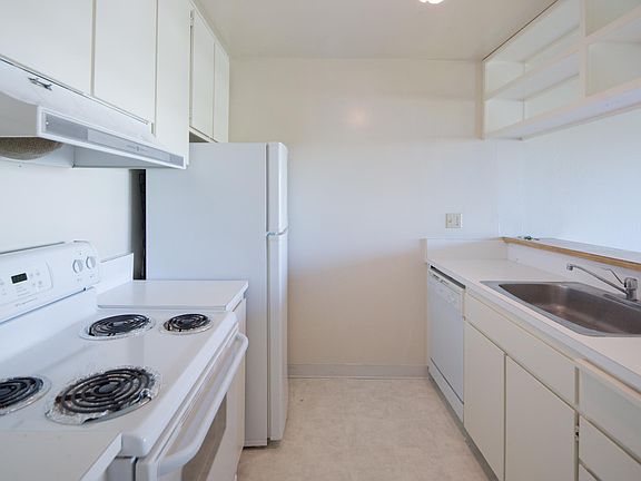 4th image of 2711 Octavia St APT 103