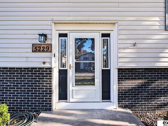 4th image of 5229 S 104th Avenue Cir