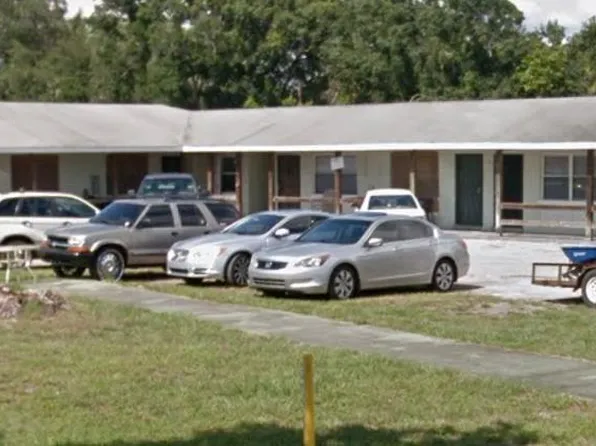 1821 13th St W, Bradenton, FL 34205