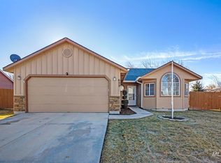 699 W Peirsol St, Nampa, ID 83686
