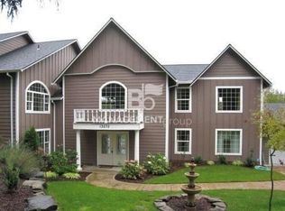 13570 NW Lakeview Dr, Portland, OR 97229