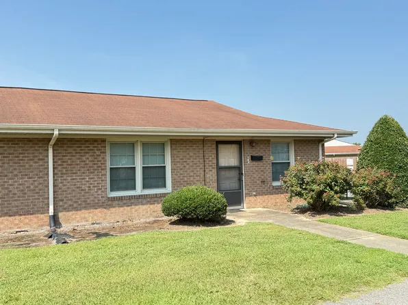 103 Whitley St, Mount Olive, NC 28365
