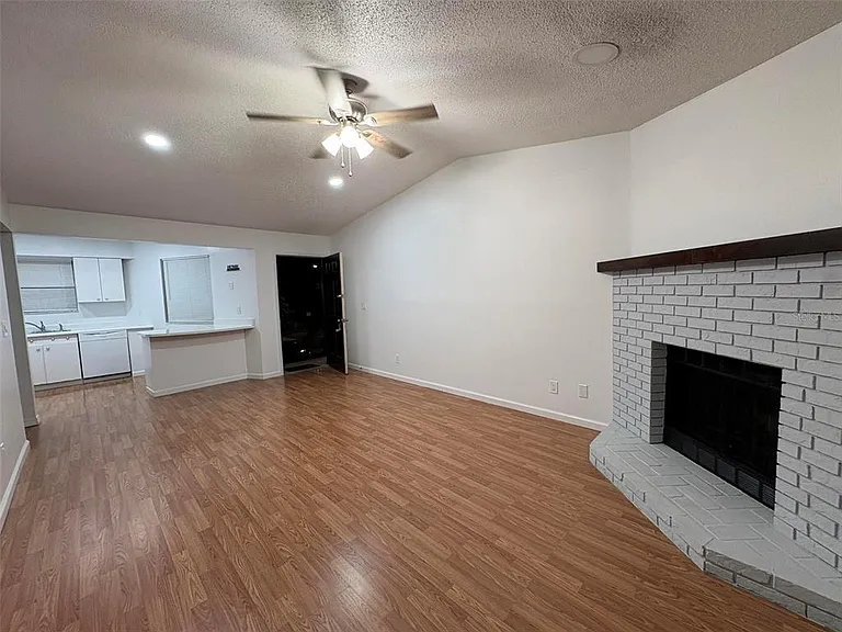 1724 Foxhall Cir #1724 — Photo 3