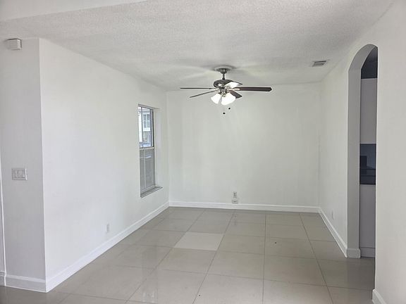 4th image of 533 NW 47th Ave