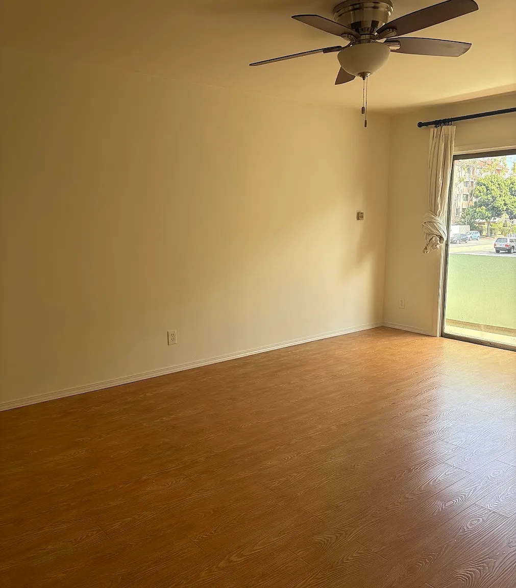 3 bed, 1400 sqft, $3,595 — Photo 1