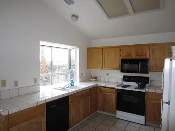 2217 Shadowbrook Way, Modesto, CA 95351