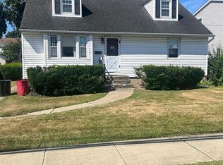1081 Bowling Green Dr, Westbury, NY 11590