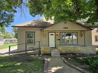 1412 John St, Winfield, KS 67156