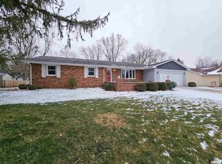 114 Roanoke Dr, Rochester, IL 62563