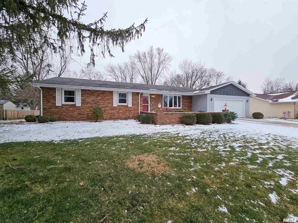 114 Roanoke Dr, Rochester, IL 62563