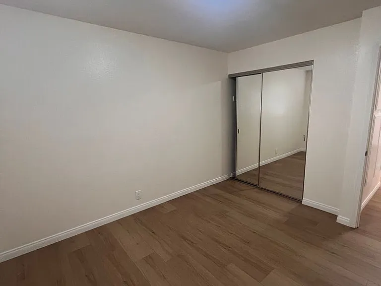 1142 Ashbury Ct — Photo 23