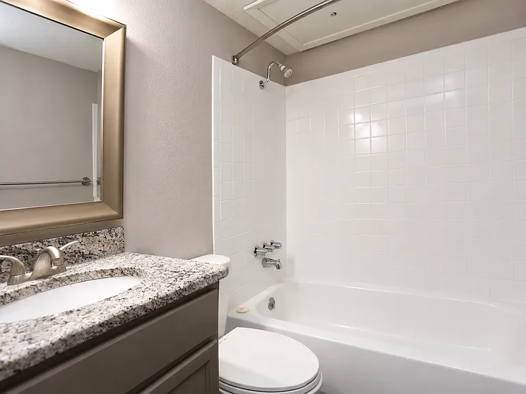 Riverbend Apartments — Photo 7