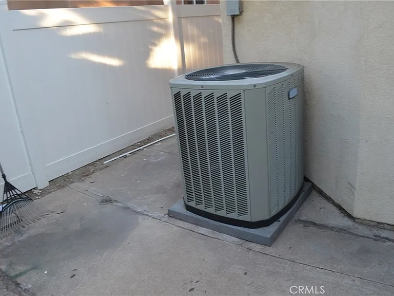 7480 Addison Rd — Photo 10