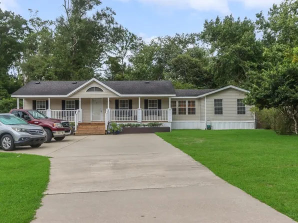 1233 E River Rd, Wewahitchka, FL 32465