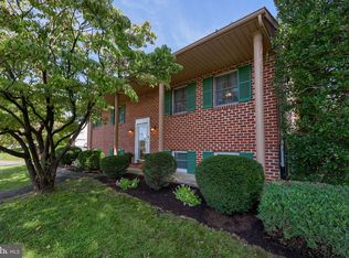 303 Broad St, Akron, PA 17501