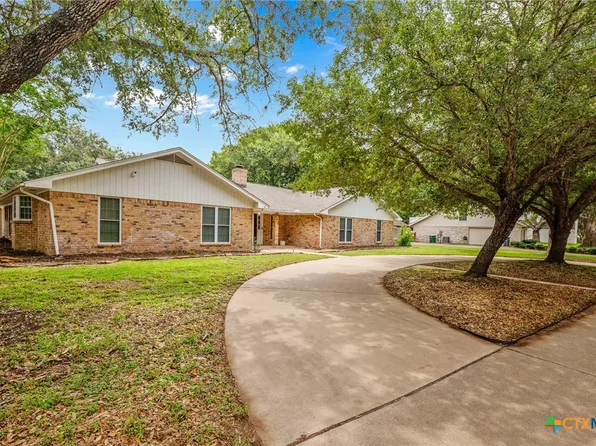 308 Woodway Dr, Victoria, TX 77904
