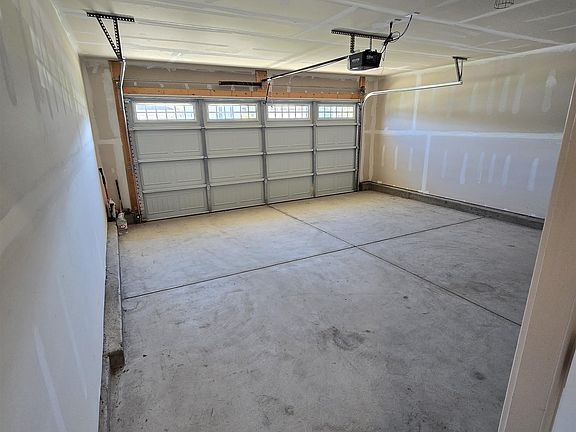 4th image of 921 Blue Willow Ct
