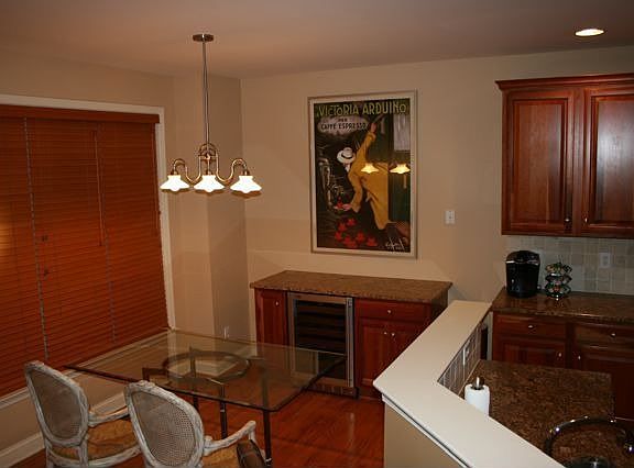 Kitchen Dining area