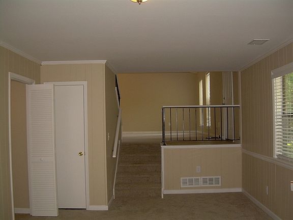 4th image of 2580 Big Oaks Dr SW