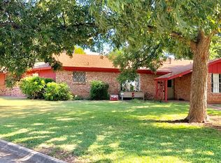 1614 E 14th St, Sweetwater, TX 79556