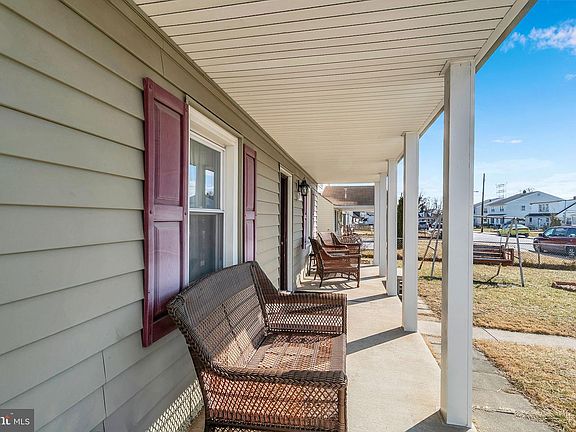 3rd image of 7707 Meath Rd