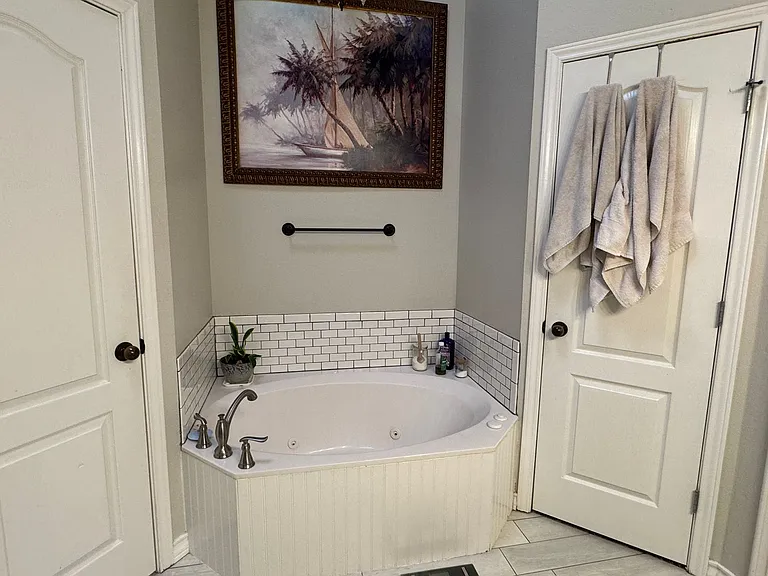 311 Longhorn St — Photo 15