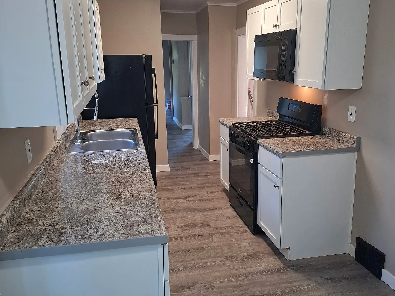 3 bed, 1560 sqft, $1,400 — Photo 4