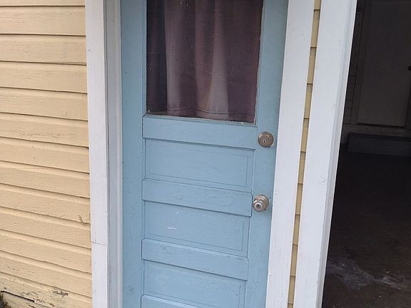 2nd image of 320 S 4th St