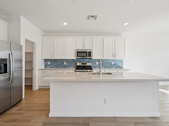 Wales Ranch - Ruby Interior Image 5