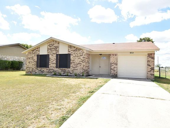 5th image of 972 Alberta Ln