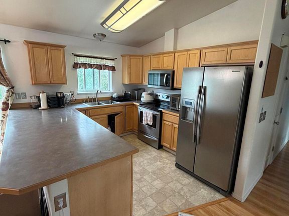 3rd image of 3561 Hollyberry Cir