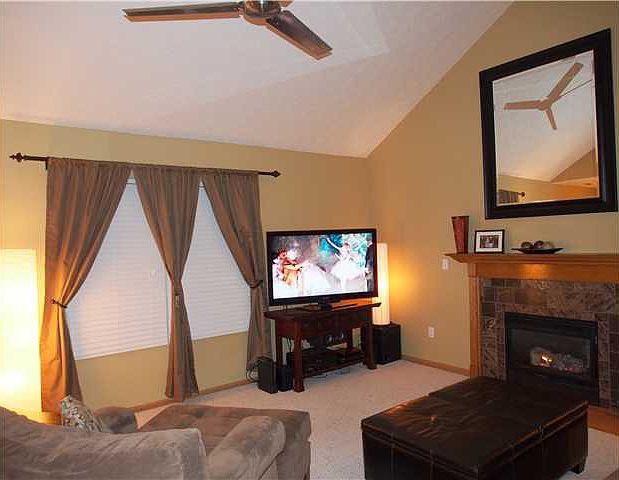 1st image of 387 Ashford Ave