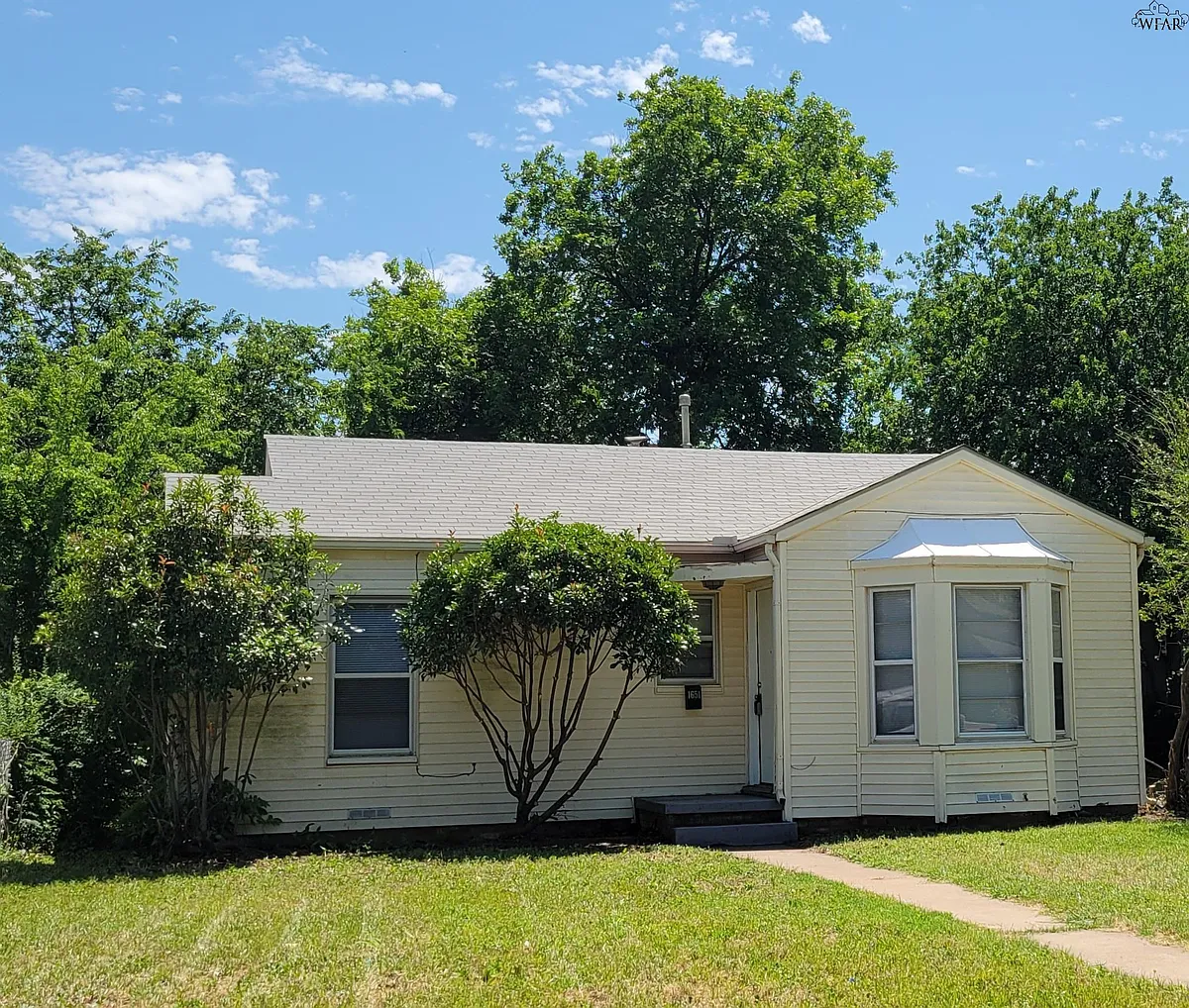 Building Photo - 1651 Wilson Ave