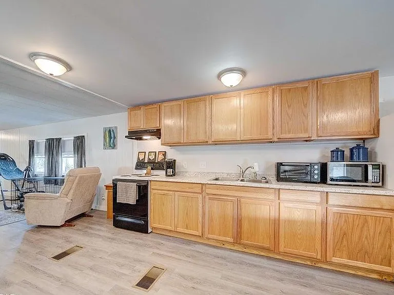 351 Palm Dr — Photo 13