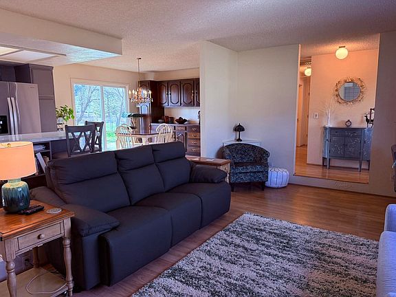 5th image of 426 Rancho Circle Dr