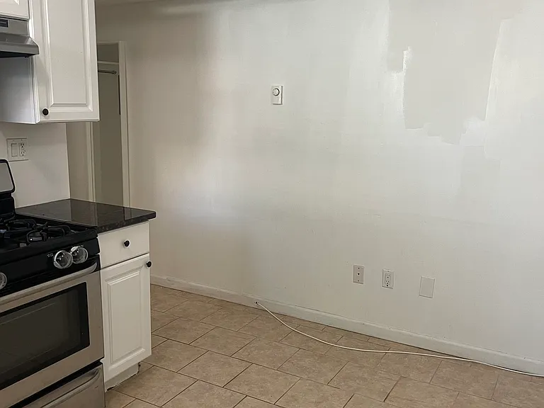 72 Byrne Ave #2 — Photo 6