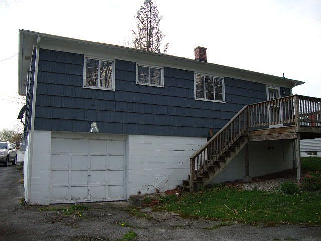 2nd image of 207 Parkwood Dr