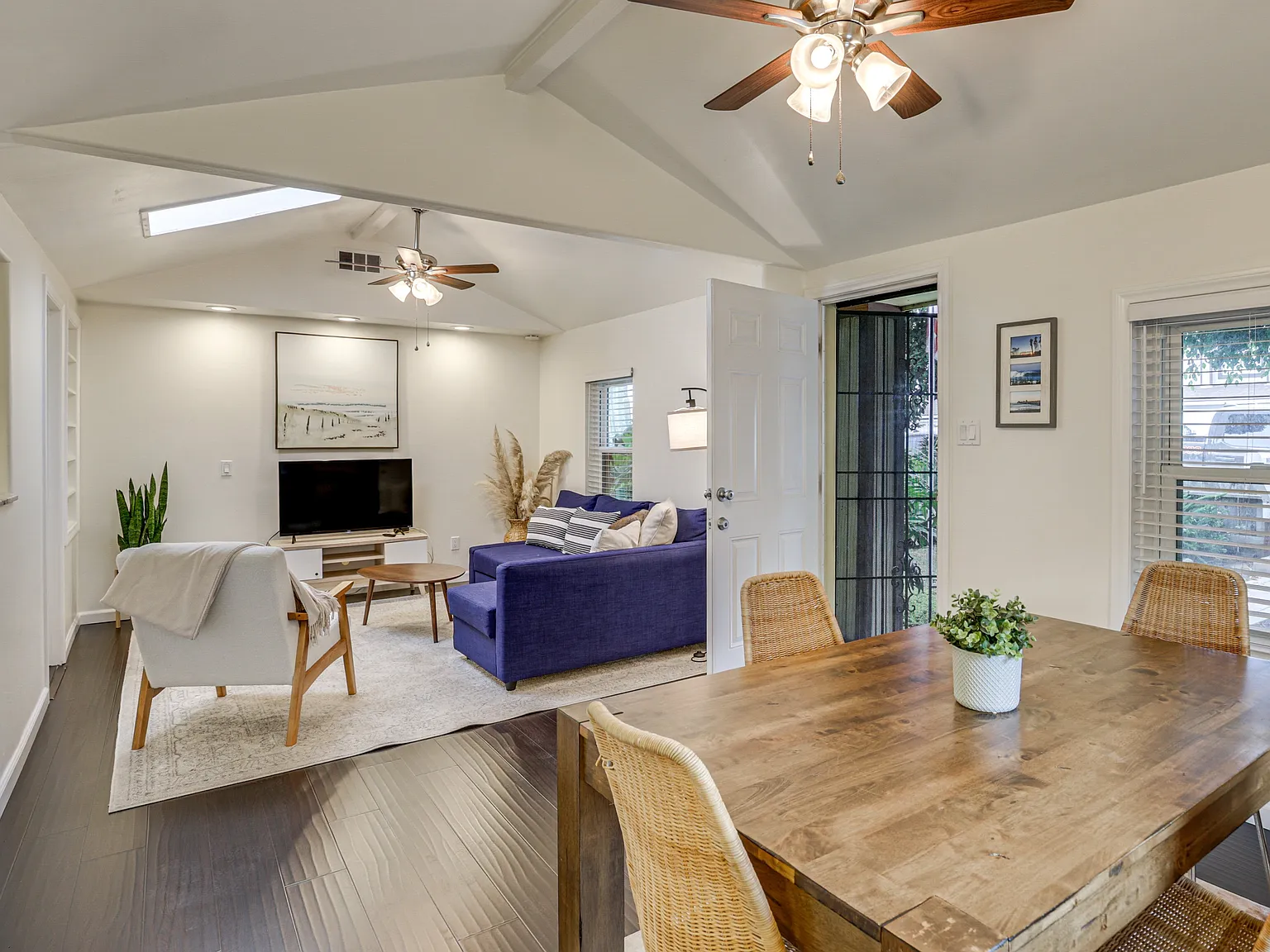 2 bed, 1135 sqft, $3,500 — Photo 4
