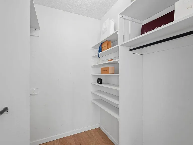 7000 Boulevard East #14F — Photo 23