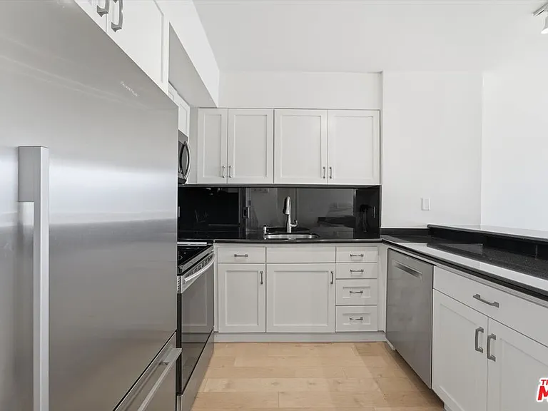 969 Hilgard Ave #1106 — Photo 7